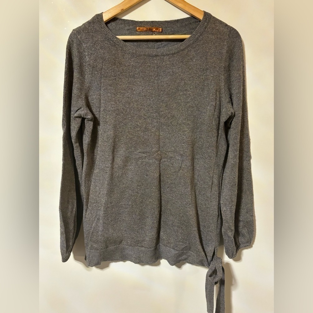 🐦⬛ Host Pick🐦⬛Belldini-Grey Sweater with Gold Sparkle throughout